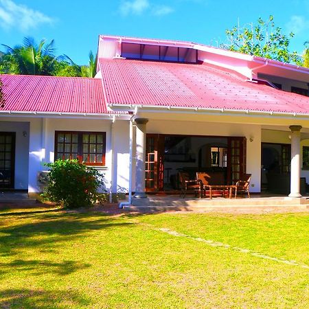 Villa Saint Sauveur Baie Sainte Anne Exterior foto